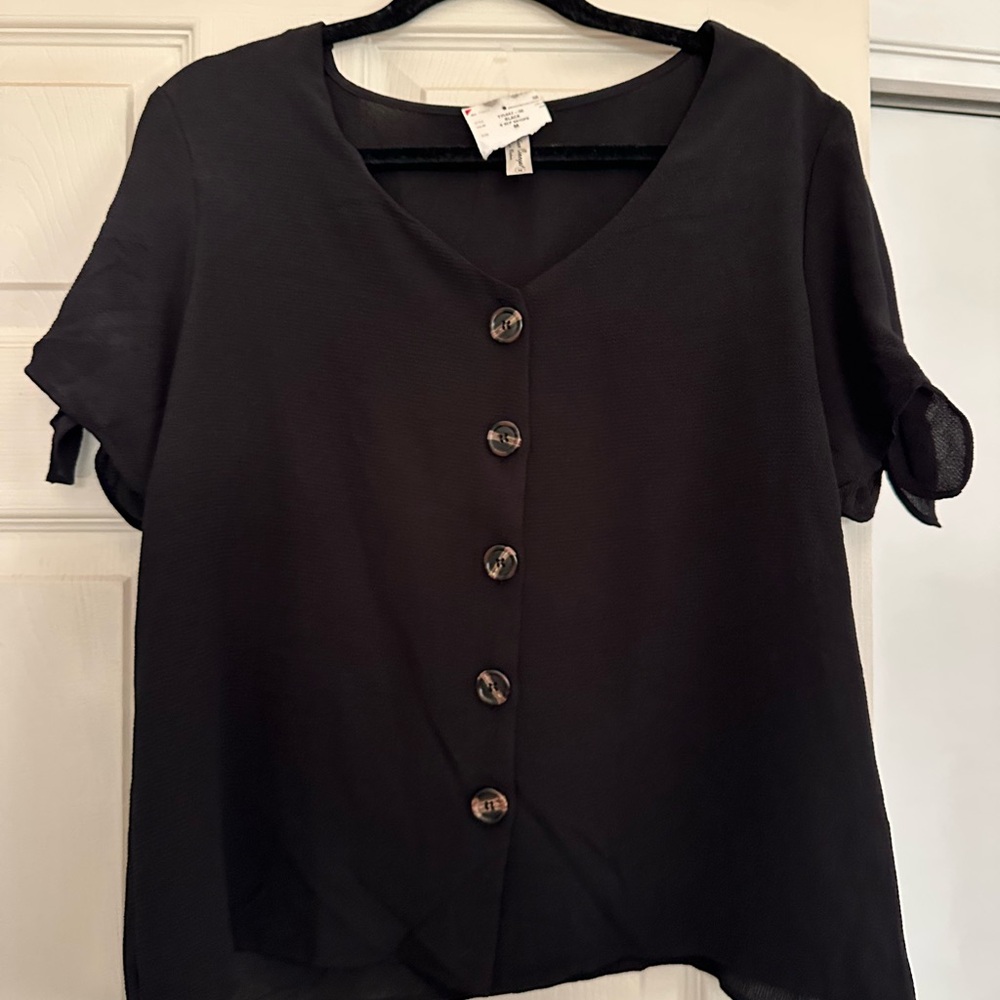 Elegant Black Button-Up Women's Top size medium NWT
